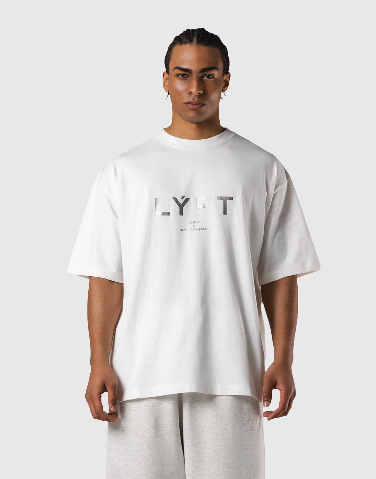 Streetwear Brand Marketing - T-Shirt con Logo Vintage di Tendenza