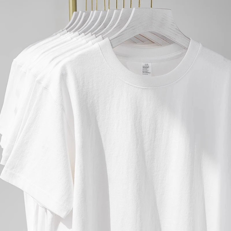 T-shirt a maniche corte con st - Streetwear Brand Identity recensione e prezzo
