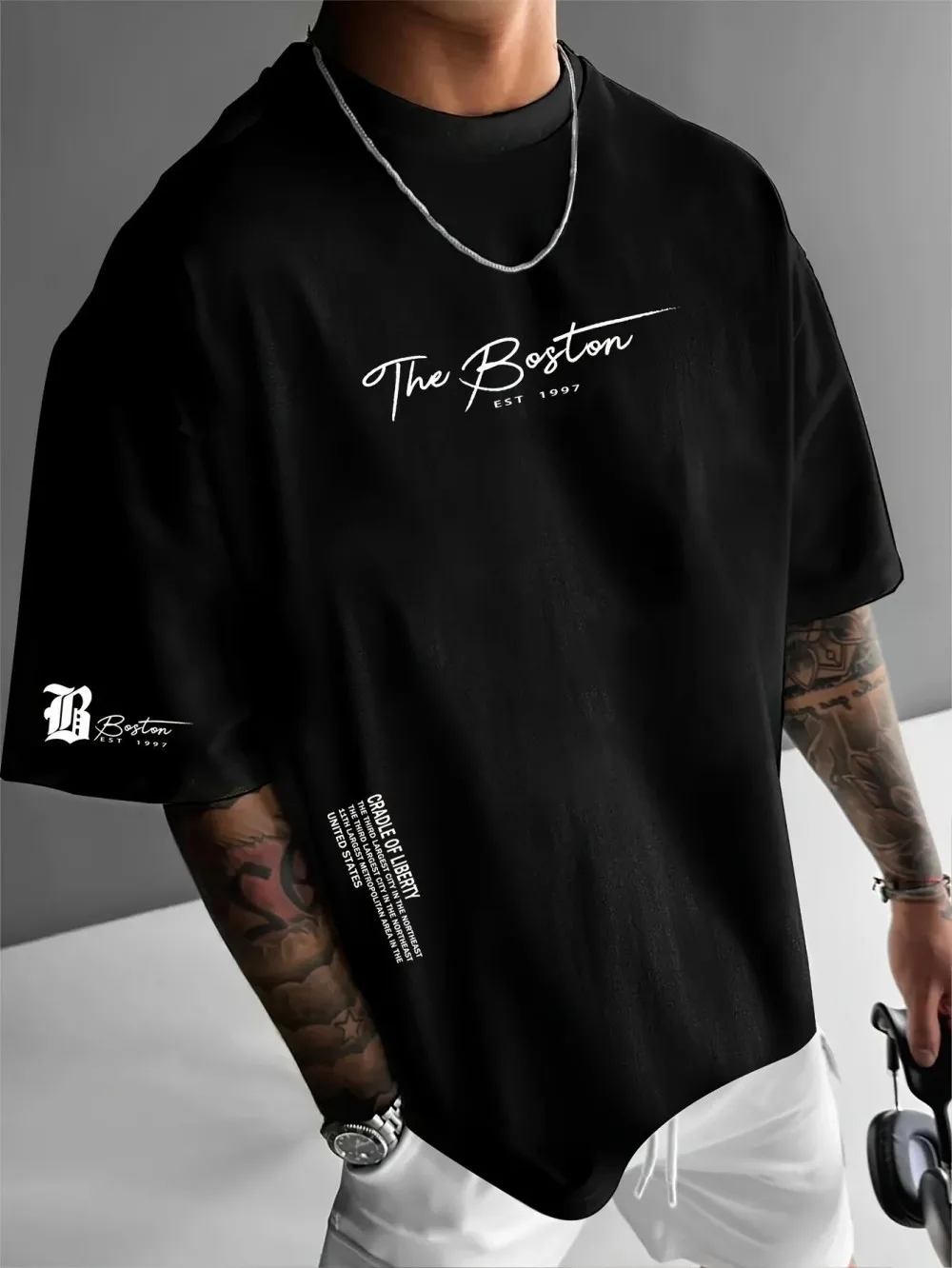 L'ultima T-shirt di lusso da u - Streetwear Brand Marketing recensione e prezzo