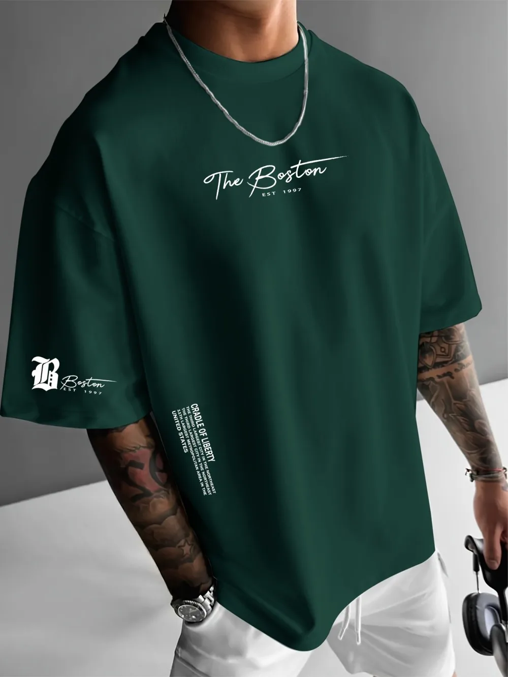 L'ultima T-shirt di lusso da u - Streetwear Brand Marketing recensione e prezzo