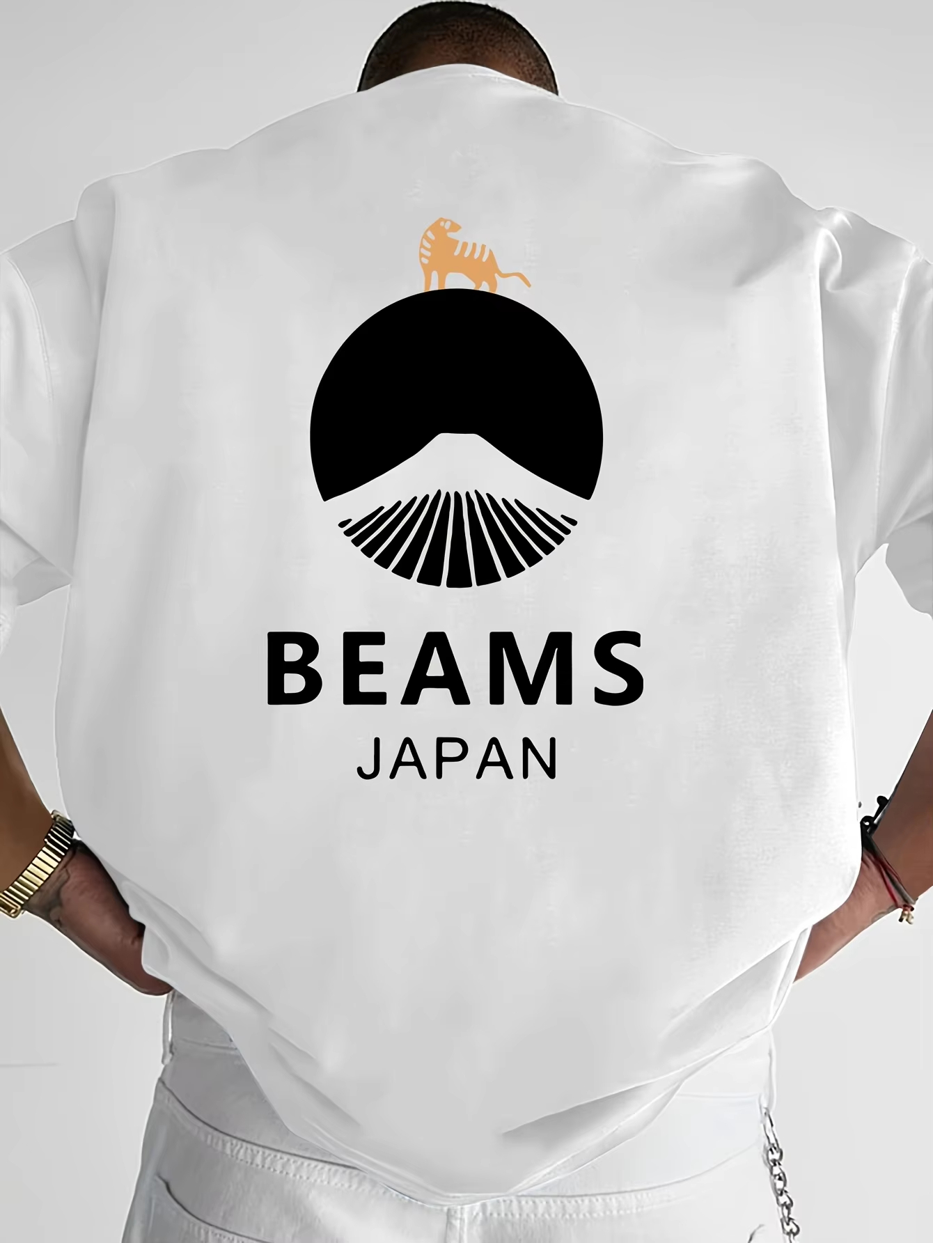 T-shirt classica giapponese di - Streetwear Brand Marketing recensione e prezzo