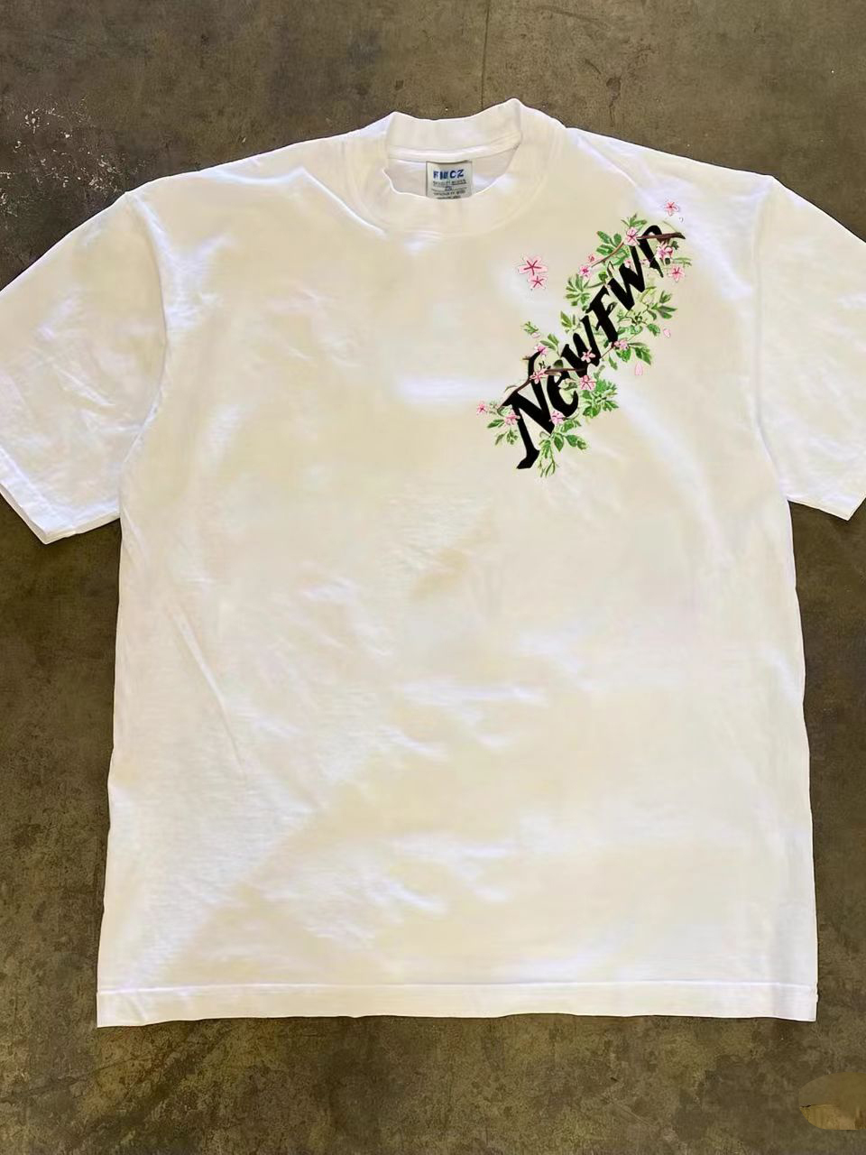 T-shirt a maniche corte in pur - Streetwear Brand With Flowers recensione e prezzo