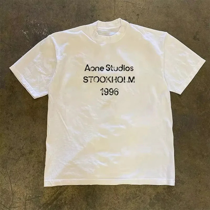 T-shirt classica con logo STOC - Streetwear Brand Marketing recensione e prezzo