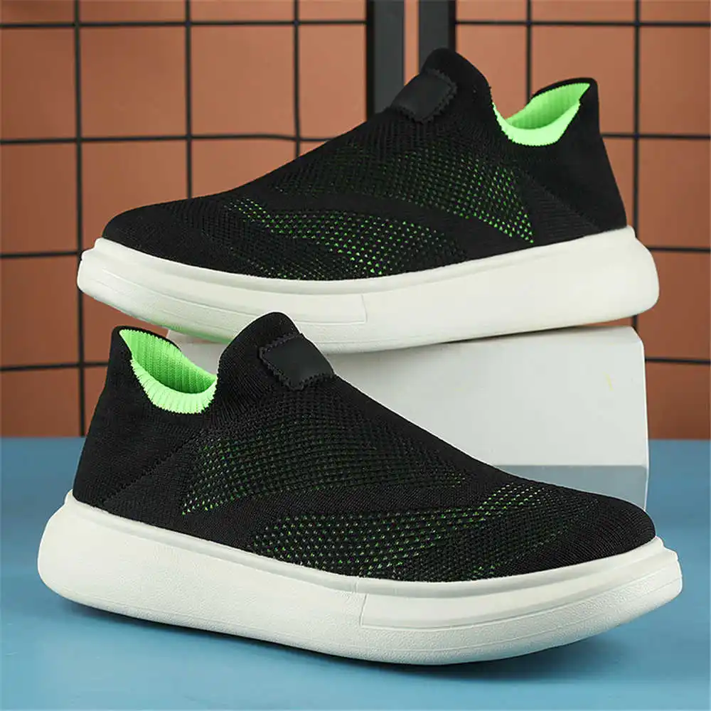 Calze con plateau scarpe marro - Streetwear Brand Drops recensione e prezzo
